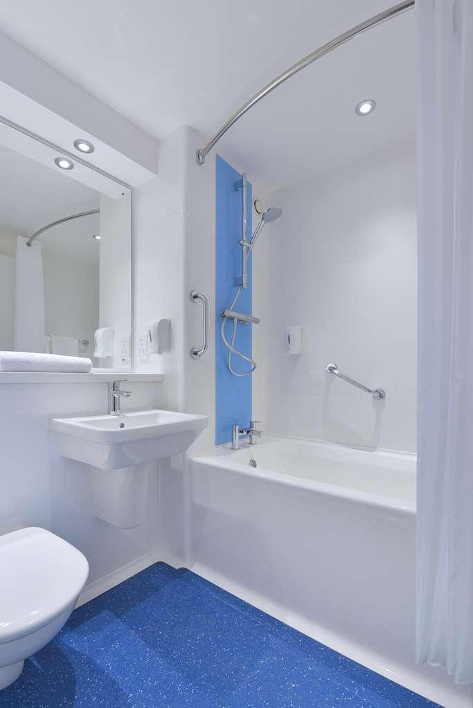 Travelodge Caerphilly Cameră foto